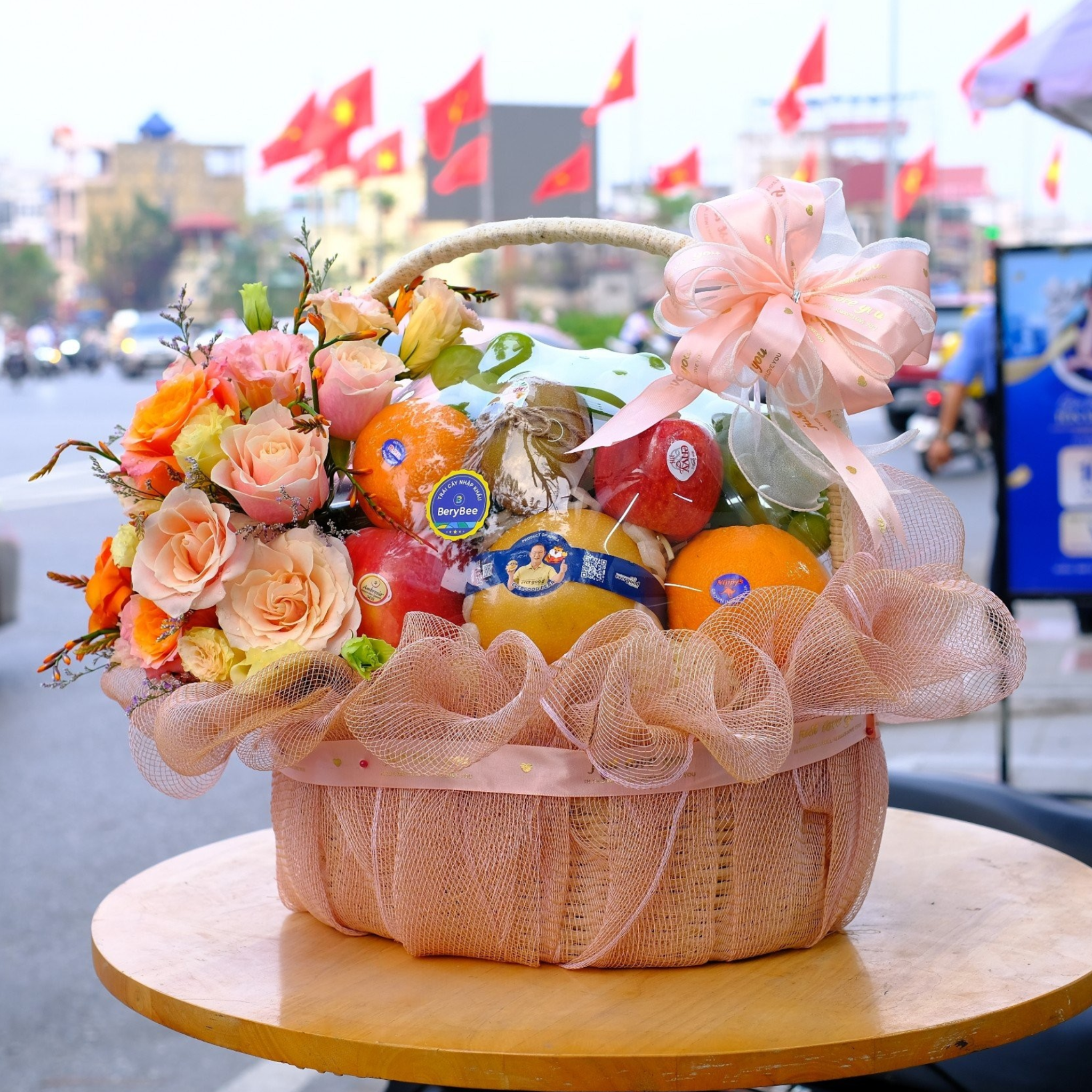 GIỎ QUÀ TRÁI CÂY KÈM HOA TƯƠI